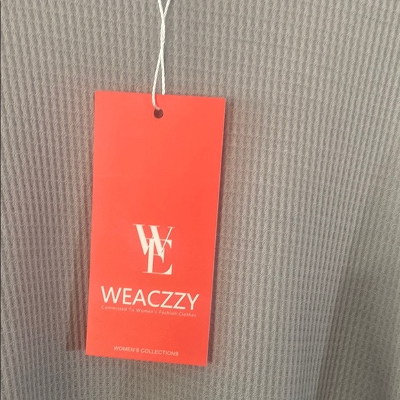 Weaczzy Women's Beige Lounge Set Size Medium - Picture 4 of 8